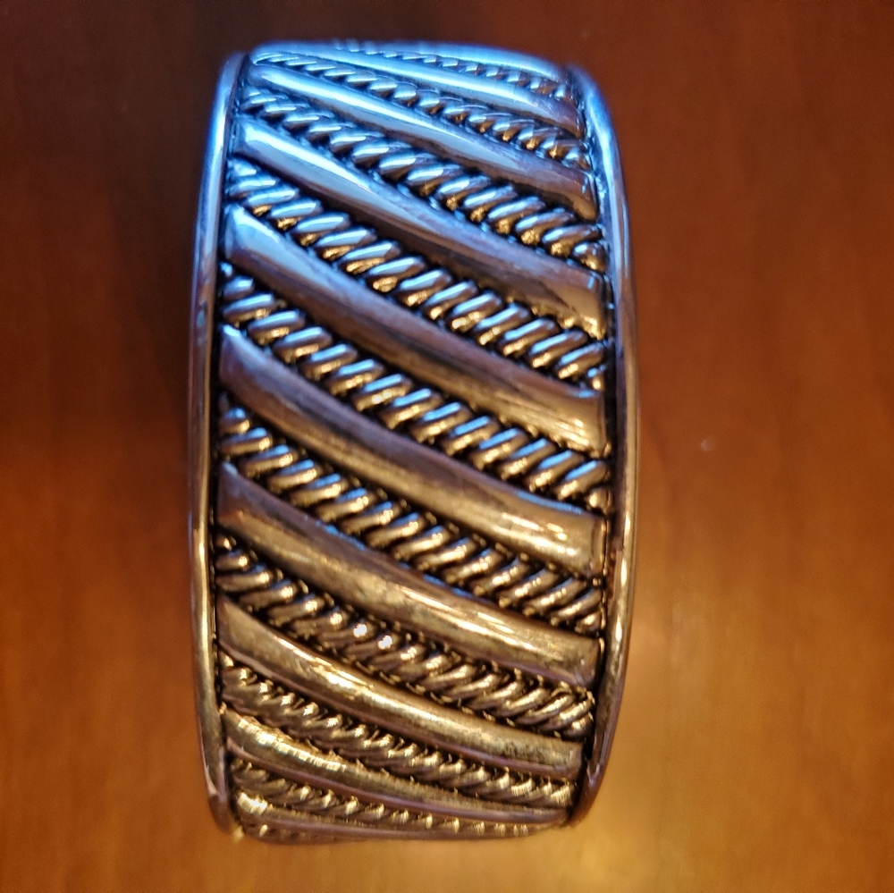 Premier Designs 7" Silver Tone Ropes & Rails Hinged Bracelet - Picture 3 of 8